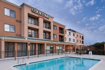 courtyard by marriott hattiesburg