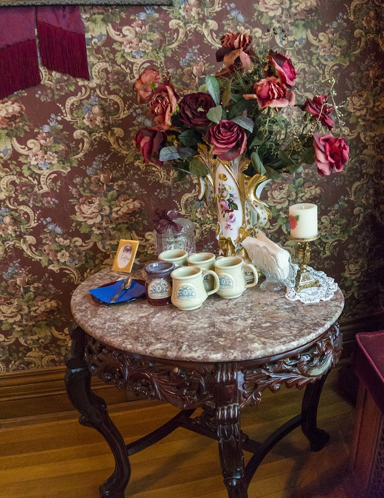 alexander mansion bed and breakfast