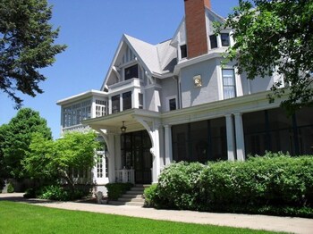 alexander mansion bed and breakfast