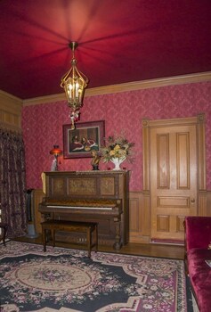 alexander mansion bed and breakfast