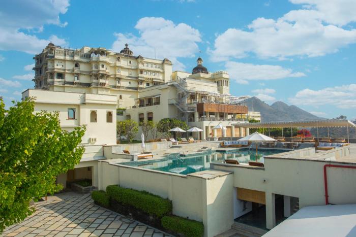 Raas Devigarh,Eklingji Lake,5 star