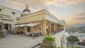 Raas Devigarh,Eklingji Lake,5 star