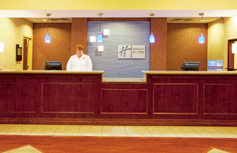 holiday inn express hotel and suites brooksville by ihg
