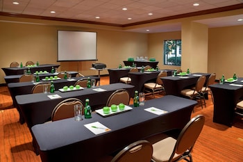 courtyard by marriott toronto airport