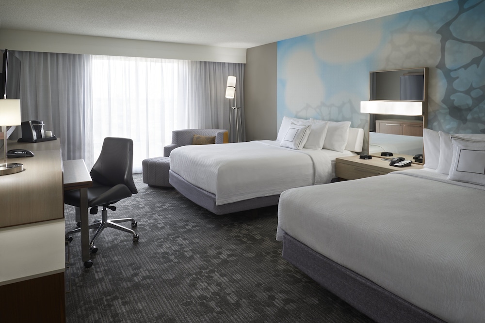 courtyard by marriott toronto airport