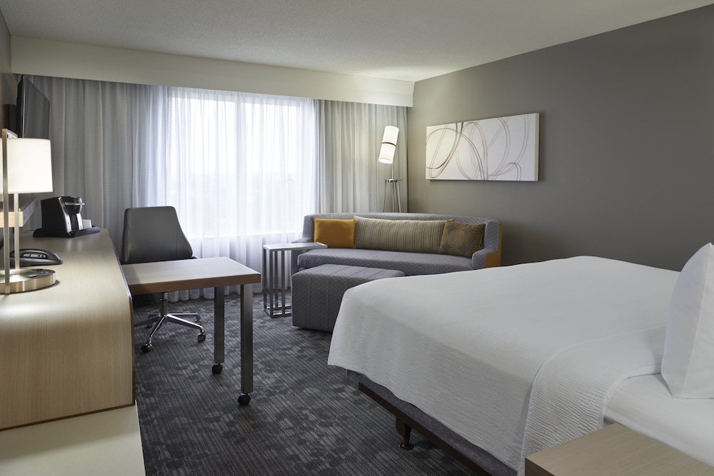 courtyard by marriott toronto airport