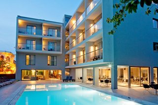 oktober downtown boutique hotel