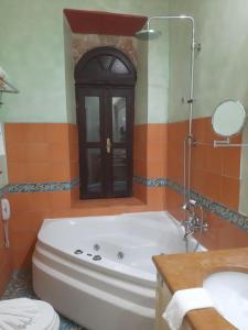 nikos takis fashion boutique hotel