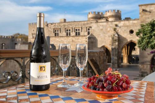 nikos takis fashion boutique hotel