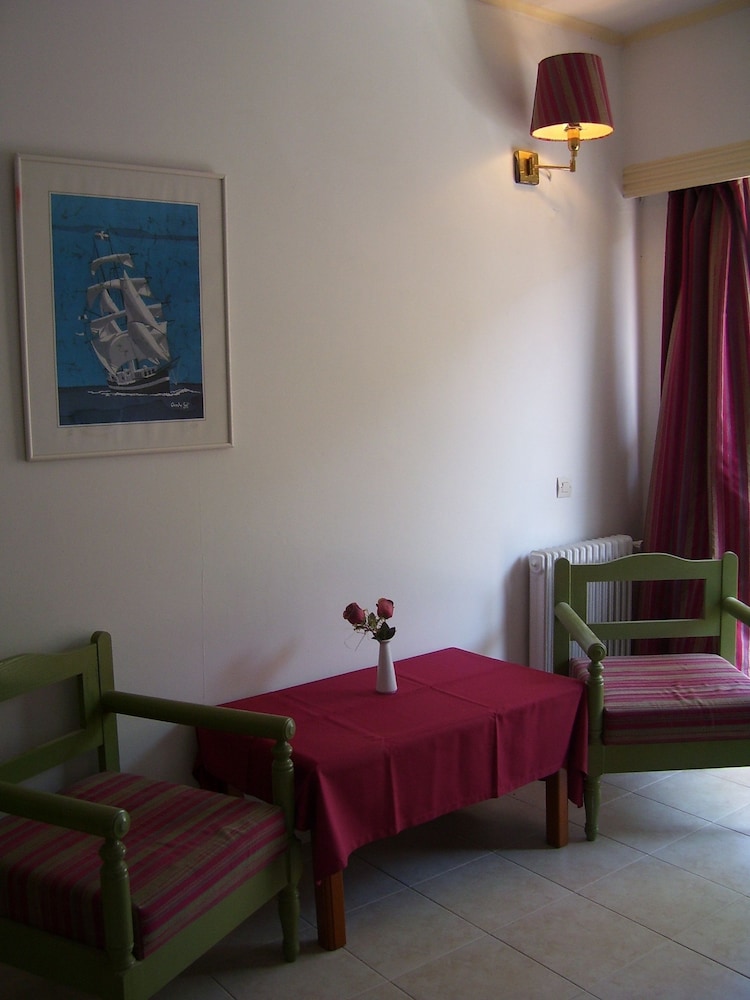 bristol hotel and apartments