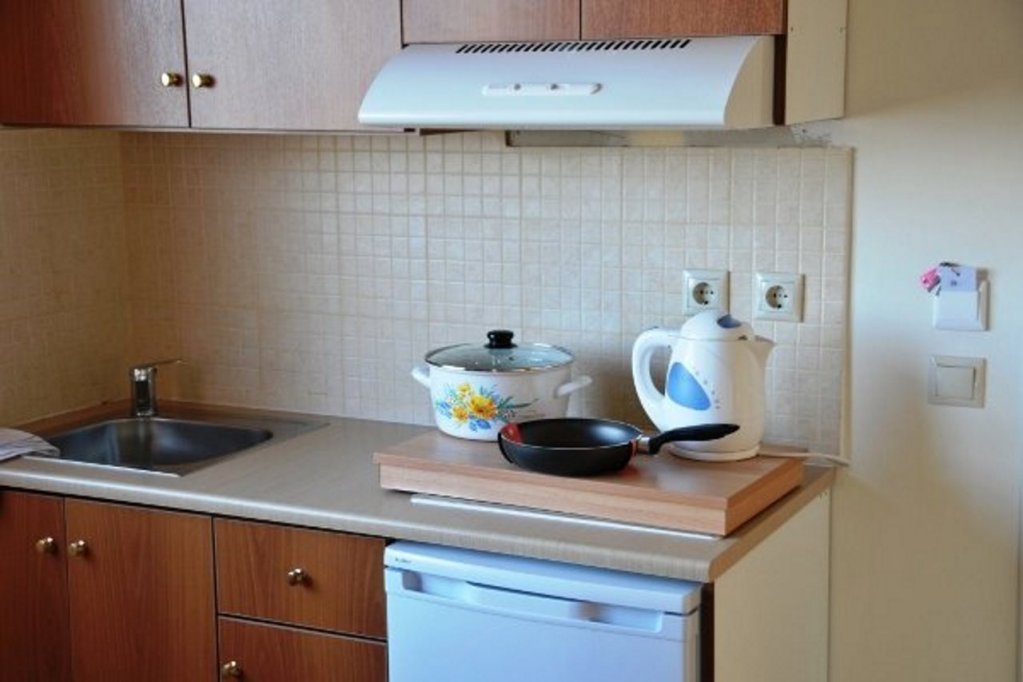 bristol hotel and apartments