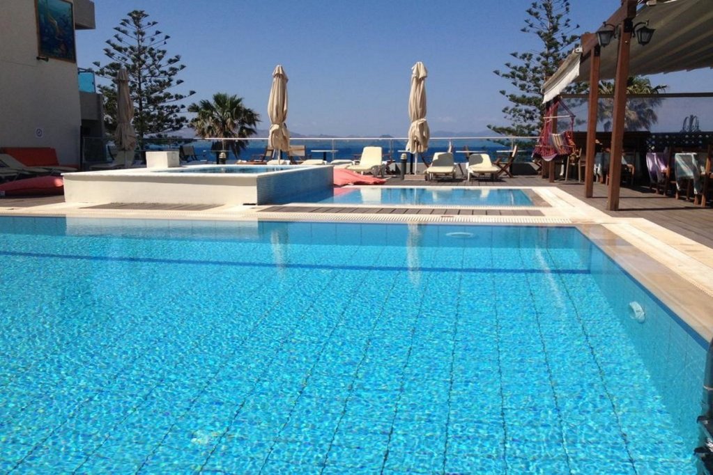 bristol hotel and apartments