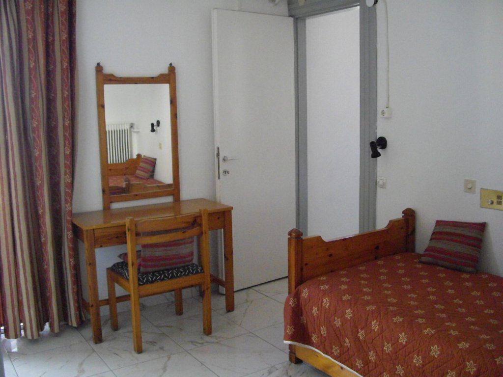 bristol hotel and apartments