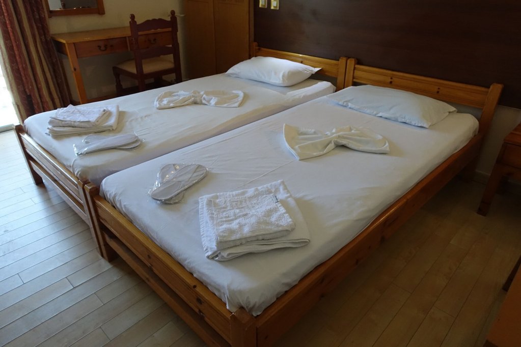 bristol hotel and apartments