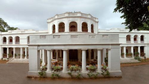 neemranas baradari palace
