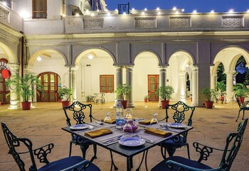 neemranas baradari palace