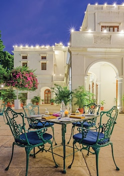 neemranas baradari palace