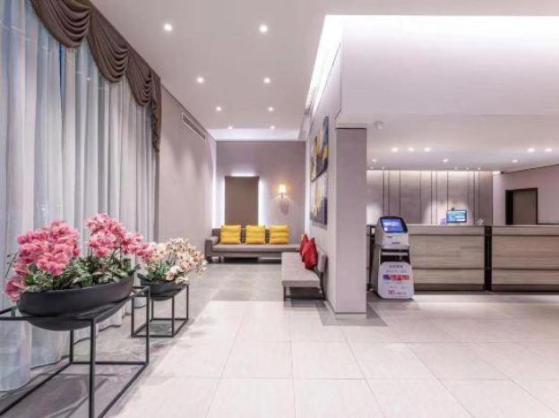 home inn plus kunshan west qianjin raod hongqiao