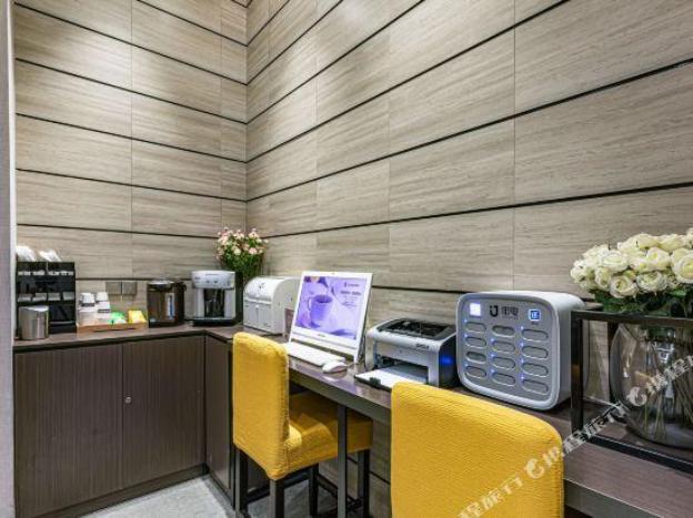home inn plus kunshan west qianjin raod hongqiao