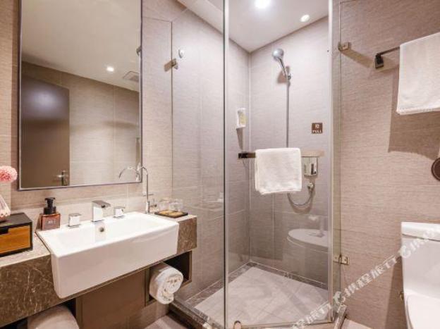 home inn plus kunshan west qianjin raod hongqiao