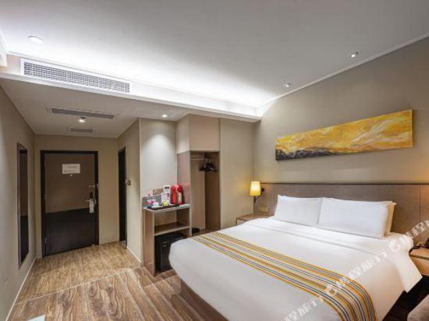 home inn plus kunshan west qianjin raod hongqiao