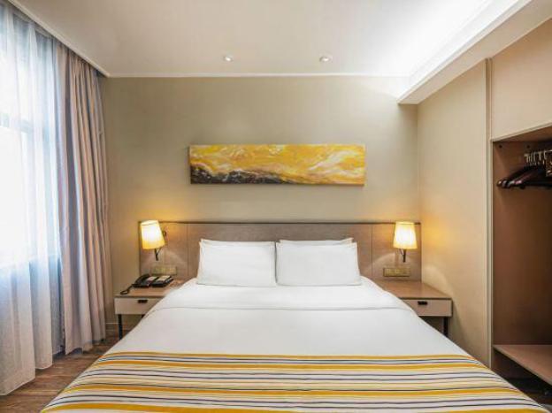 home inn plus kunshan west qianjin raod hongqiao