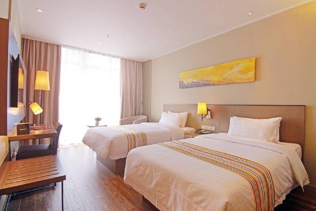 home inn plus kunshan west qianjin raod hongqiao