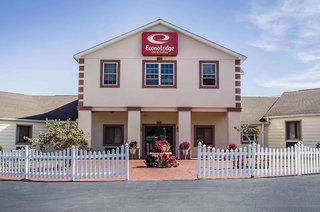 Hometowne Studios By Red Roof Denver, Pa,In The City Center,2 star