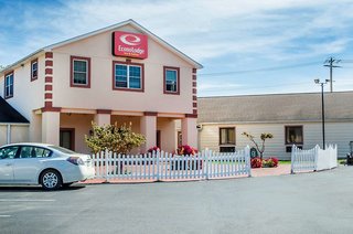 Hometowne Studios By Red Roof Denver, Pa,In The City Center,2 star