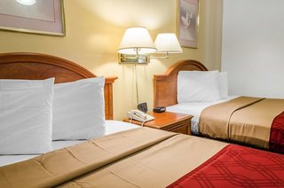 hometowne studios by red roof denver pa