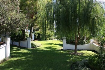 african vineyard guest house