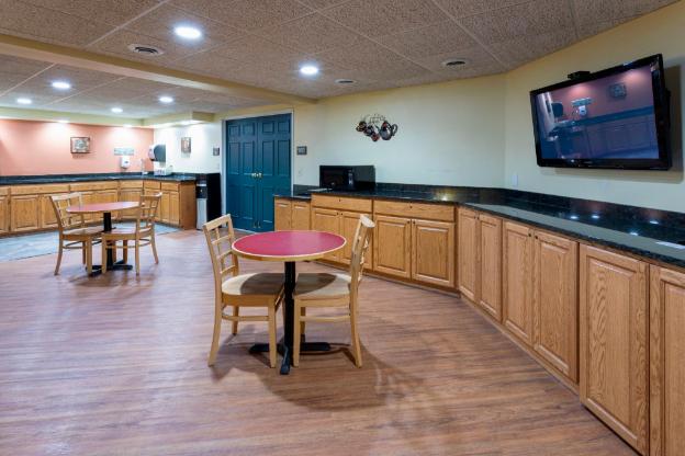 paynesville inn and suites