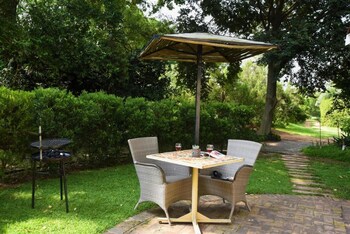 sweet thorn tree spacious cottage for 2 people with great terrace