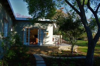 sweet thorn tree spacious cottage for 2 people with great terrace