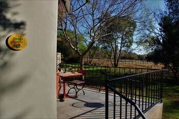 sweet thorn tree spacious cottage for 2 people with great terrace