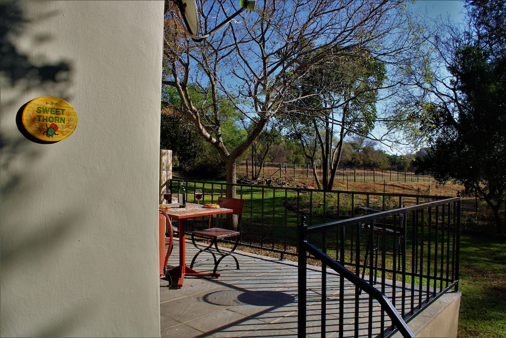 sweet thorn tree spacious cottage for 2 people with great terrace