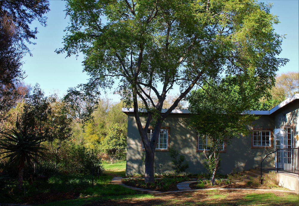 sweet thorn tree spacious cottage for 2 people with great terrace