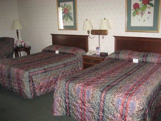 Plantation Inn And Suites,Near Butts County Courthouse,2 star