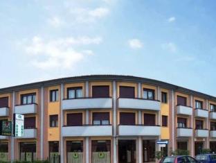 beverly park residence