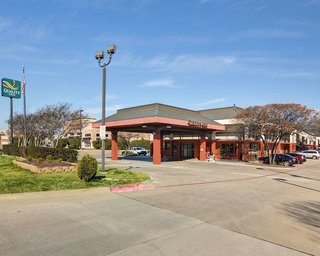 Quality Inn At Arlington Highlands,Dallas>>Arlington,3 star