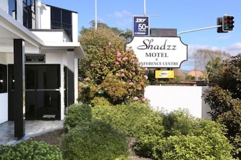 shadzz motel and conference centre