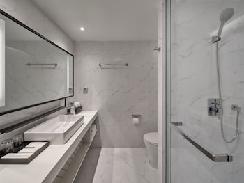 oakwood studios sukhumvit bangkok