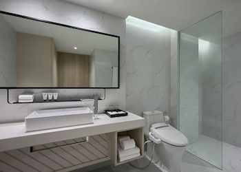 oakwood studios sukhumvit bangkok