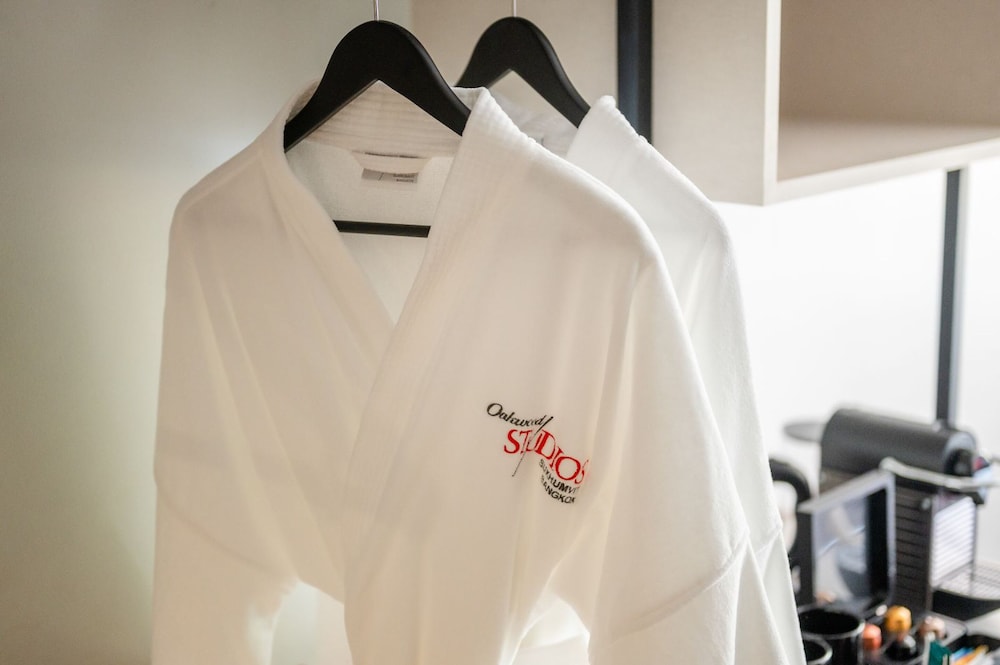 oakwood studios sukhumvit bangkok