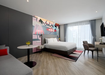 oakwood studios sukhumvit bangkok
