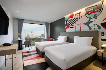 oakwood studios sukhumvit bangkok