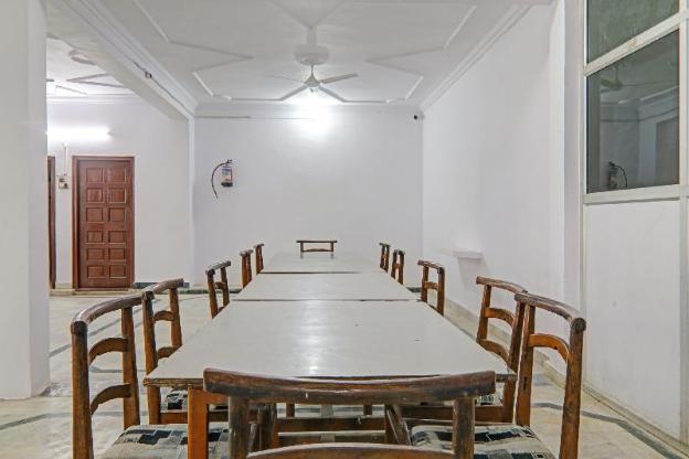 collection o hotel premier near gomti riverfront park