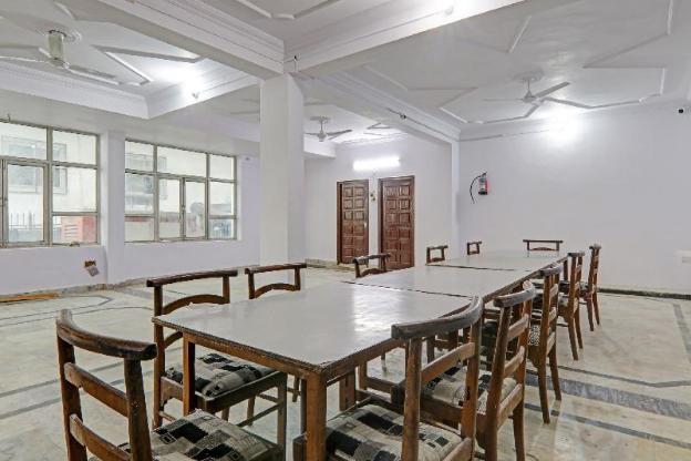 collection o hotel premier near gomti riverfront park