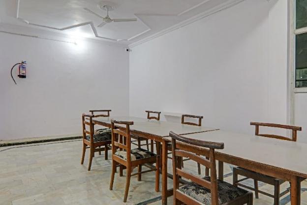 collection o hotel premier near gomti riverfront park