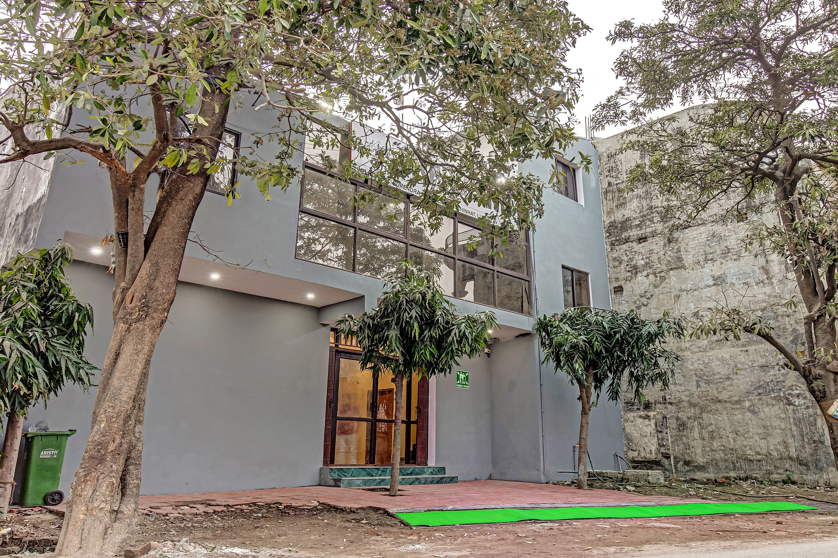 super hotel o oriphic inn